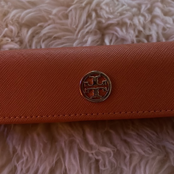 Tory Burch Orange Eyeglass Case with Gold Logo - Picture 5 of 15